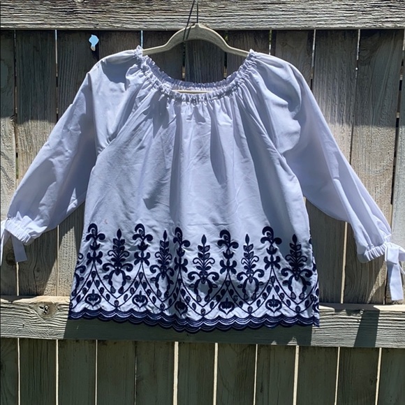 Time and Tru Tops - Time and Tru Blouse